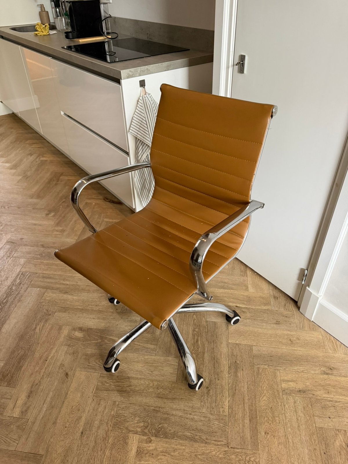 Eames-stijl bureaustoel cognac/bruin, Ophalen, Gebruikt, Bruin, Eén