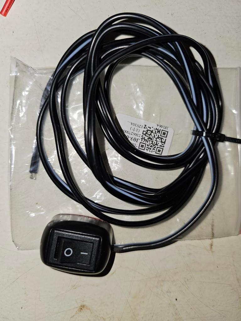 Mini aan/uit schakelaar 12 Volt op 2 meter draad 0.75 mm2, Ophalen of Verzenden, Nieuw