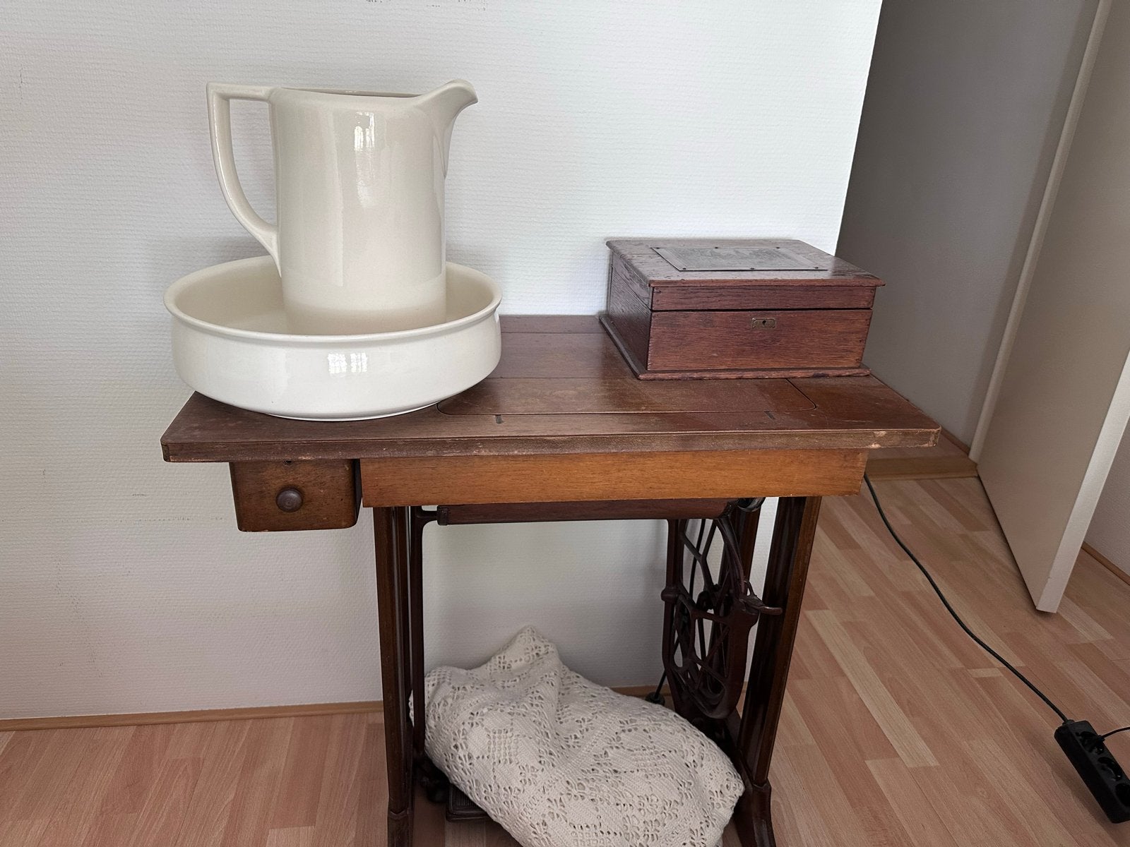 Antieke naaimachinetafel, Ophalen