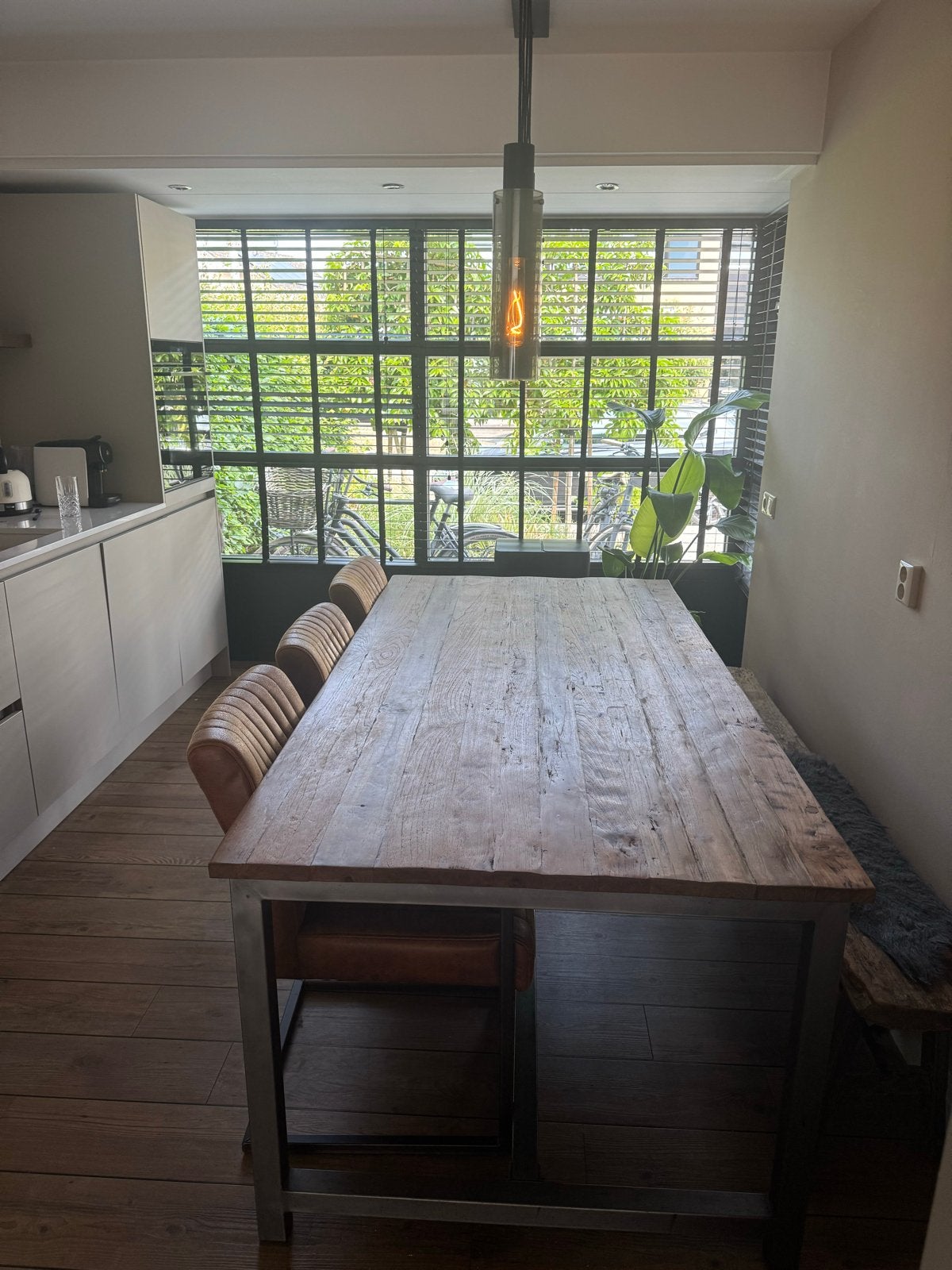 Robuuste eettafel (200x100) met 3 stoelen en houten bankje., Ophalen, Gebruikt, 50 tot 100 cm, Vijf personen of meer