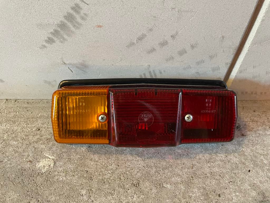 Achterlicht Oldtimer Universeel - Nieuw in doos, Auto-onderdelen, Verlichting, Ophalen of Verzenden, Nieuw, Oldtimer onderdelen