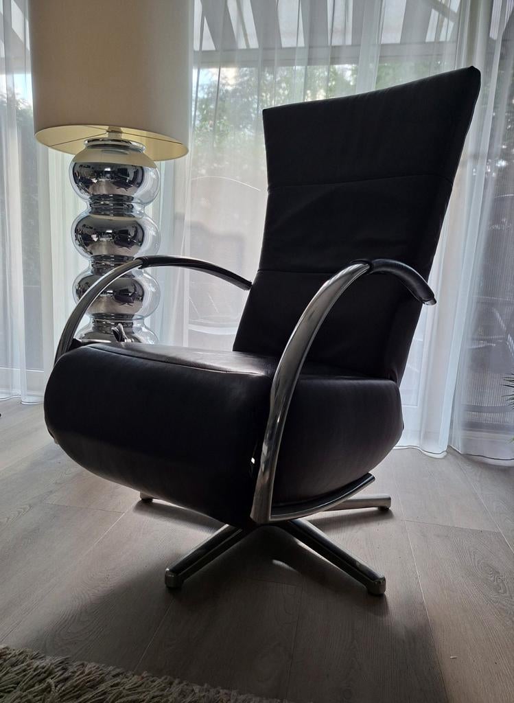 Moderne relaxfauteuil, draaibaar, onafhankelijk instelbaar., Minder dan 75 cm, Design, Leer, Ophalen of Verzenden