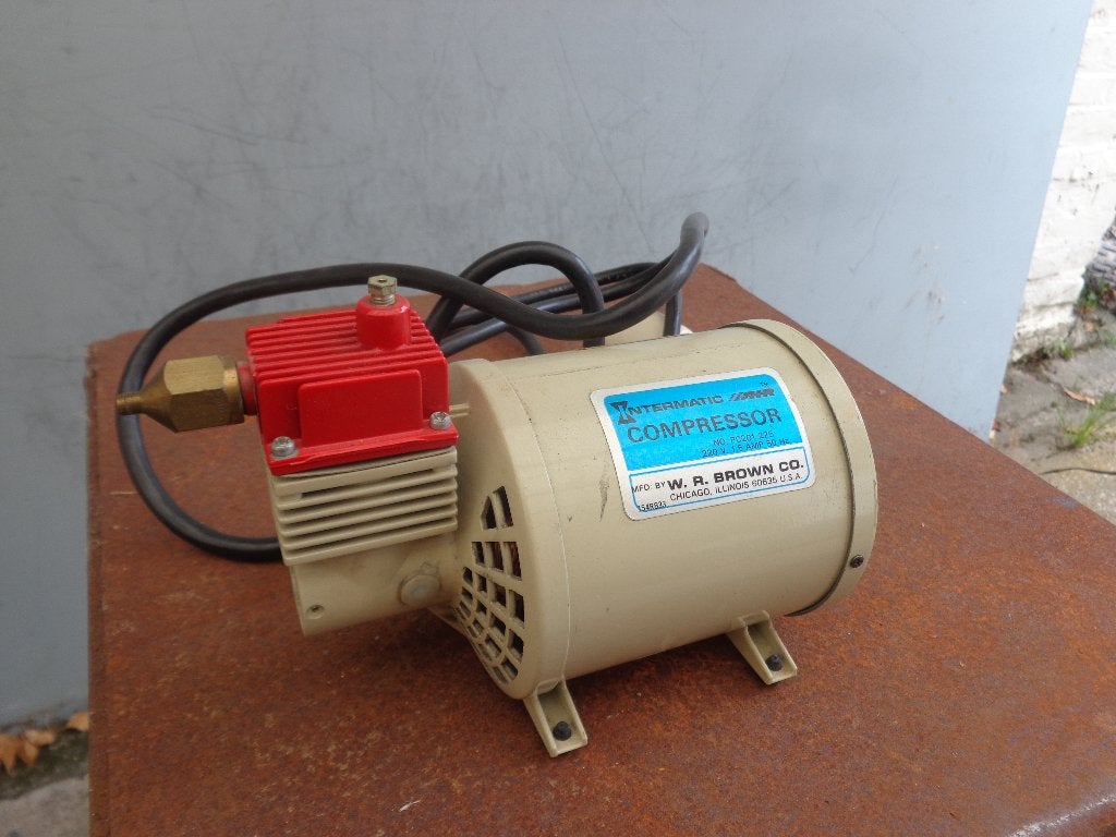 modelbouw compressor Brown nieuwstaat NOS, Overige merken, Verzenden, Zo goed als nieuw, Groter dan 1:32