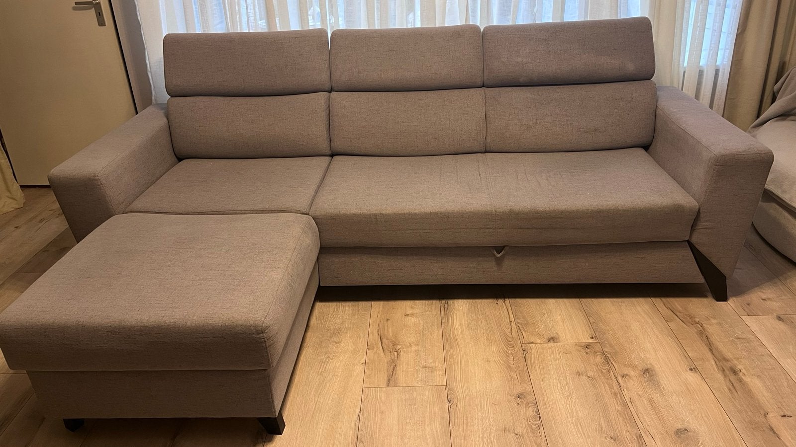 Comfortabele slaapbank met opbergruimte, Huis en Inrichting, Ophalen, Tweepersoons, Zo goed als nieuw, Grijs