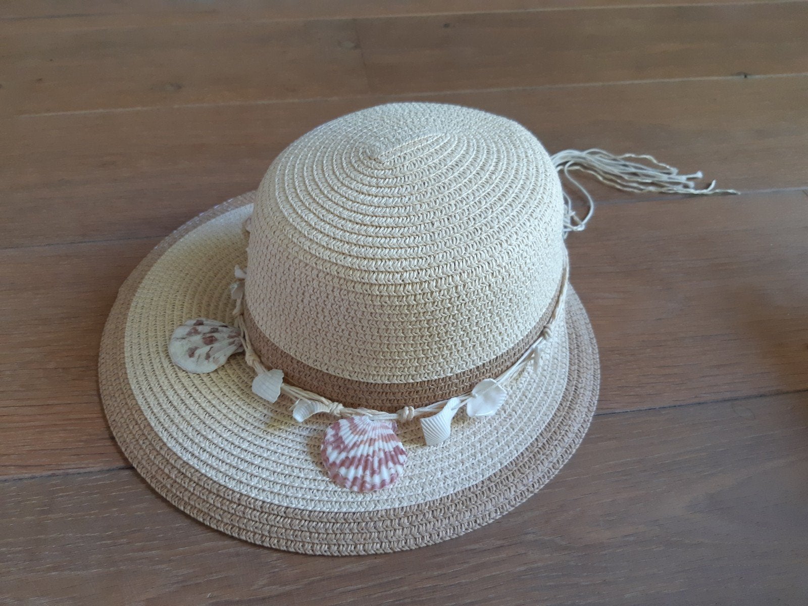 Zonnehoed met schelpjes, Kleding | Dames, Hoeden en Petten, Ophalen, Zo goed als nieuw, 58 cm (L, 7¼ inch) of meer, Hoed