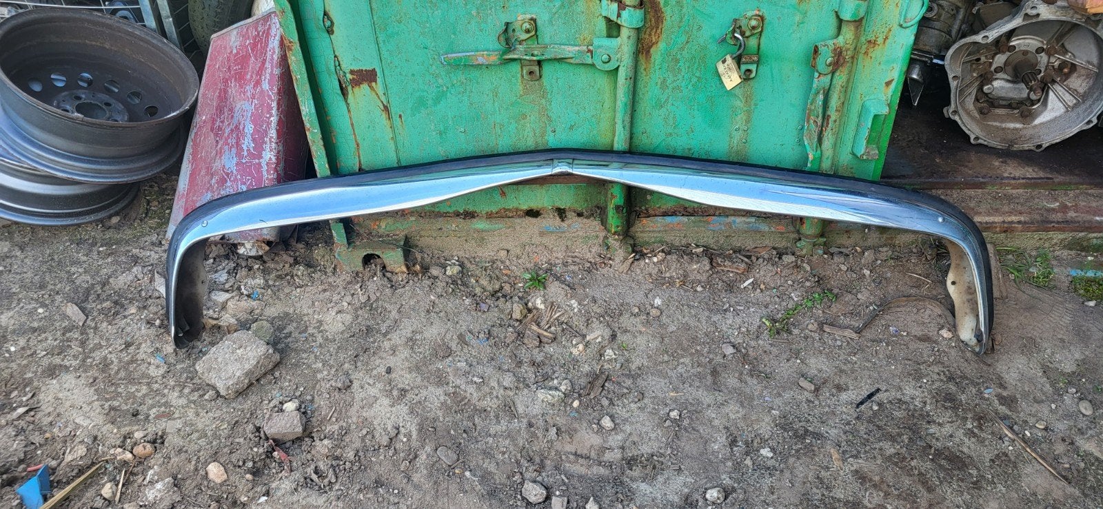 Gebruikte Bumper - Voor - Mercedes-Benz w115, Gebruikt, Voor, Mercedes-Benz, Ophalen of Verzenden
