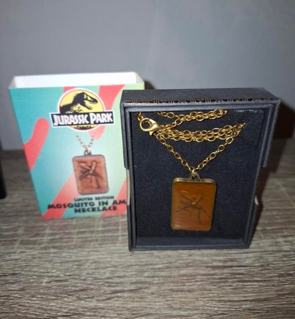 Fanattik mosquito in amber ketting, Ophalen, Zo goed als nieuw