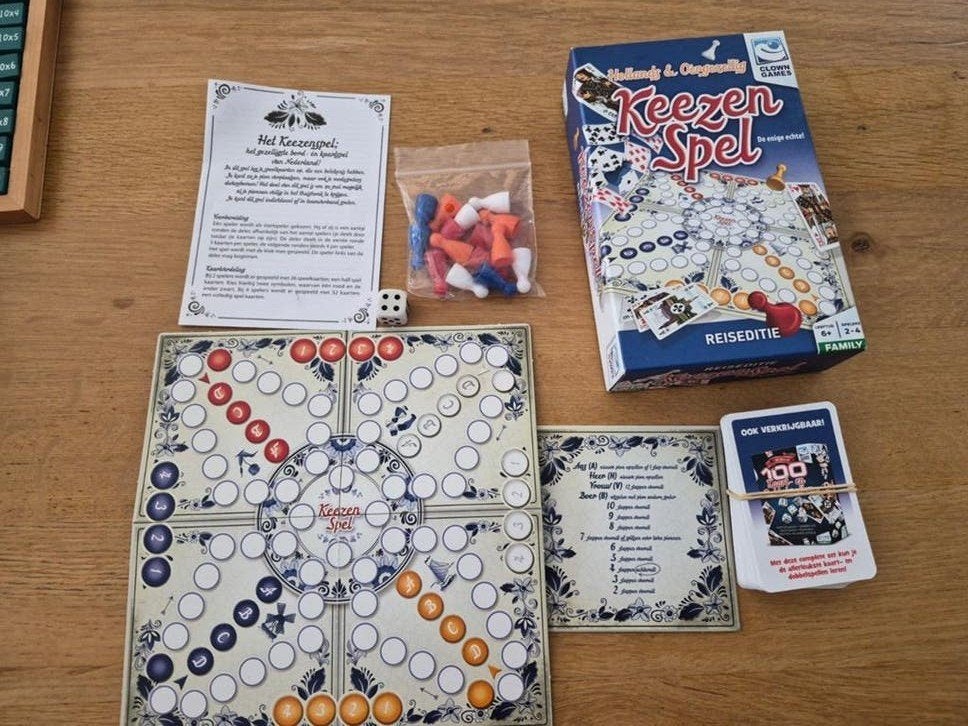 Keezenspel Reiseditie - Zo goed als nieuw (mist 1 pion), Clown Games, Ophalen of Verzenden, Zo goed als nieuw, Een of twee spelers
