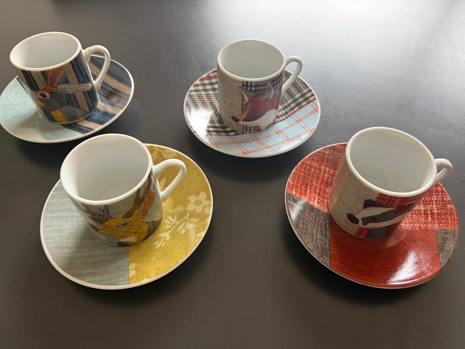 Magpie Carola van Dyke Beasties Espresso Kopjes en Schotels, Overige merken, Keramiek, Nieuw, Ophalen of Verzenden