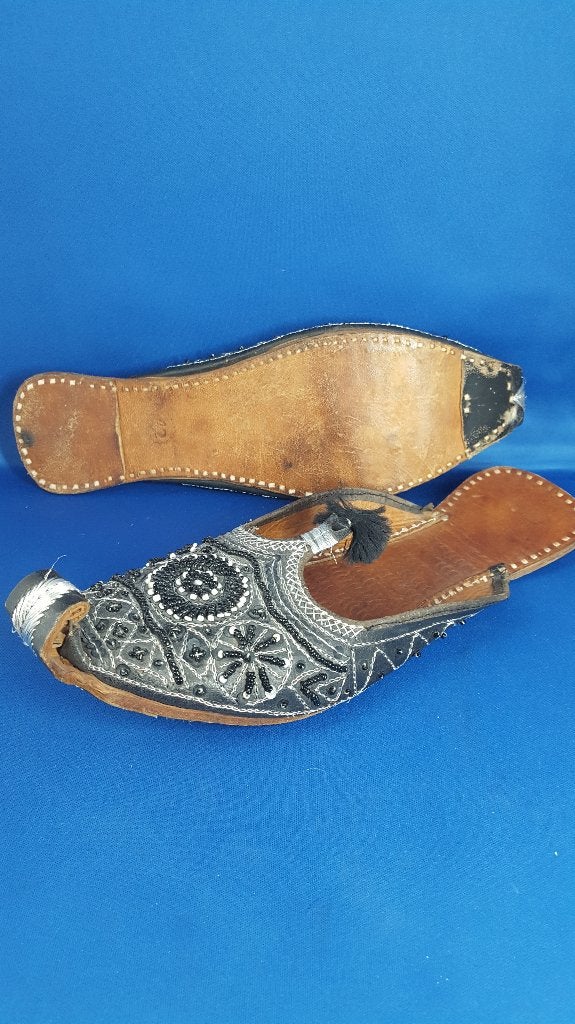 Moccassins, oosterse instappers, gebogen punt, leer. 8A1, Tweedehands verkoop, Tweedehands verkoop, Instappers, Ophalen of Verzenden
