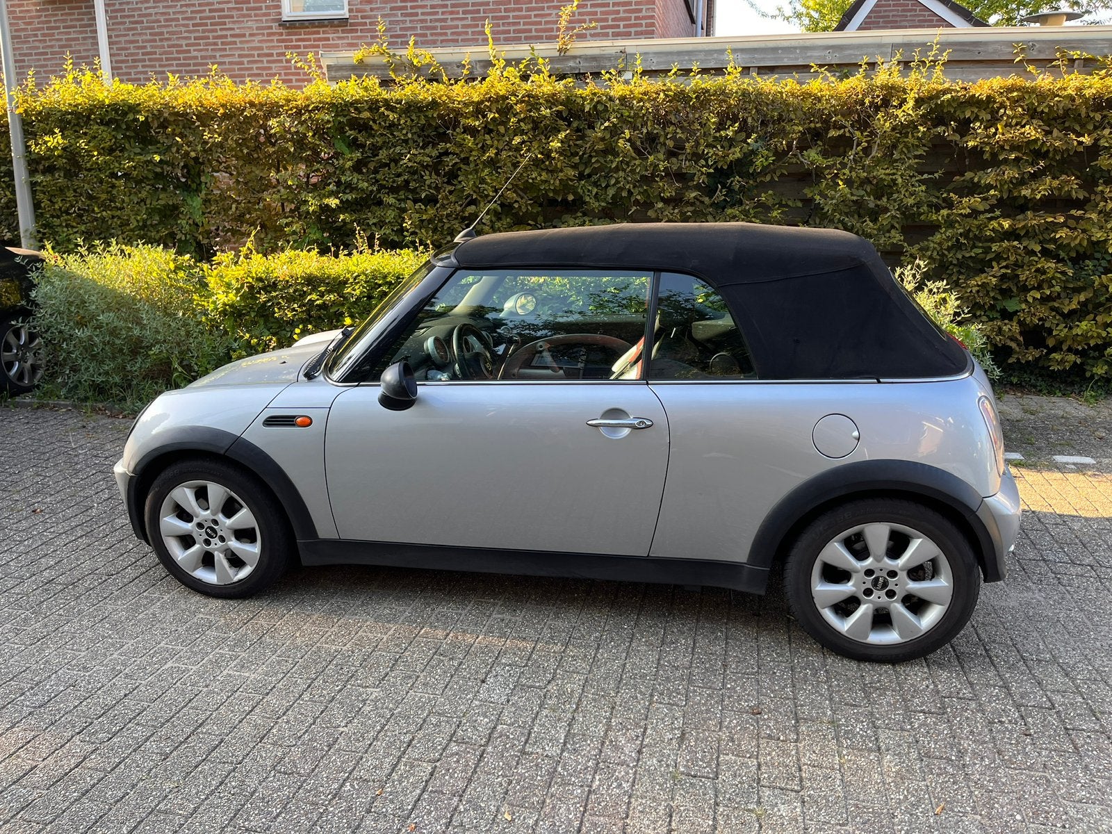 Mini 1.6 16V ONE Cabrio 2004 Grijs, 4 cilinders, Cabriolet, 4 stoelen, Handgeschakeld