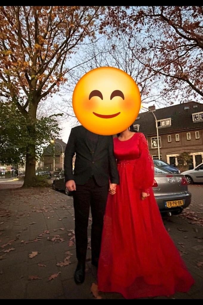 Elegante Rode Avondjurk met Tule en Fijne Details, Galajurk, Maat 42/44 (L), Ophalen of Verzenden, Onbekend