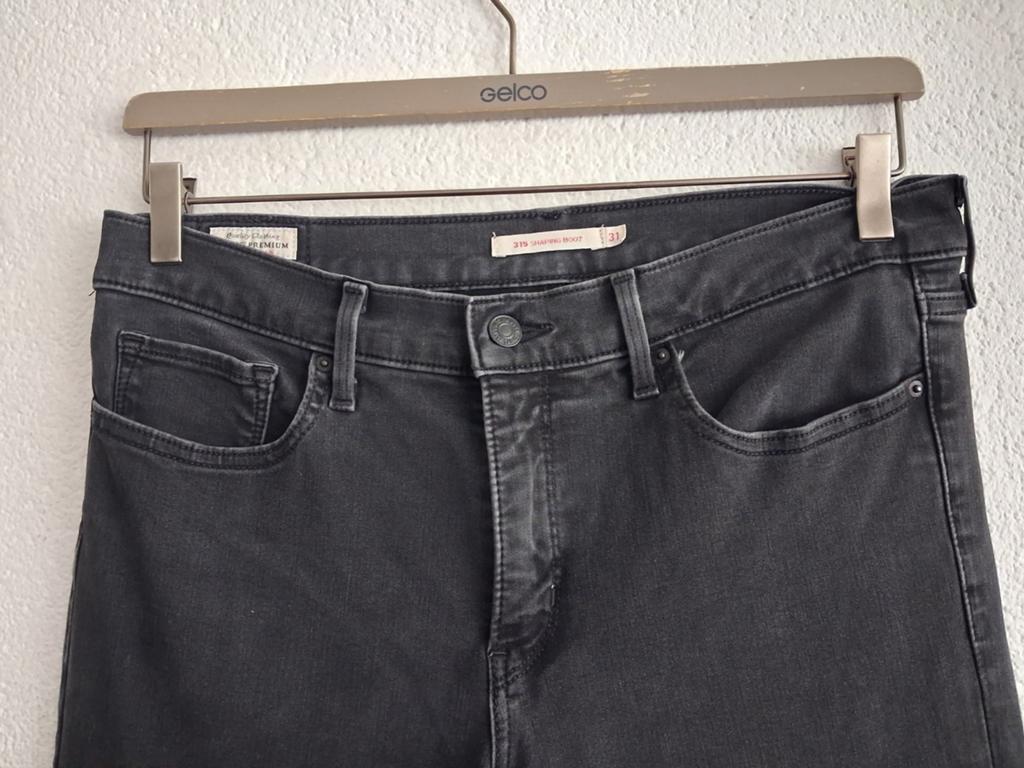 Levi's 315 Shaping Bootcut Jeans - Maat W31 L34, Kleding | Dames, Spijkerbroeken en Jeans, Zo goed als nieuw, W30 - W32 (confectie 38/40)