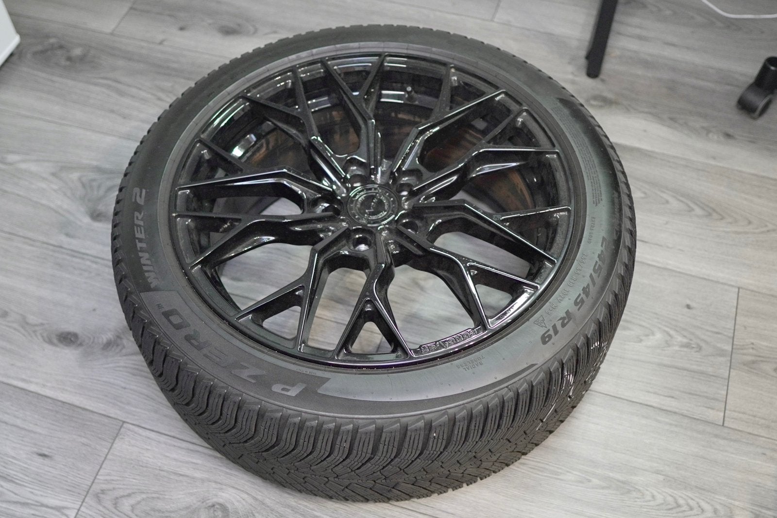 Concaver CVR1 + Pirelli P Zero Winter 2 XL– Complete Set 19”, Auto-onderdelen, Banden en Velgen, Banden en Velgen, Winterbanden