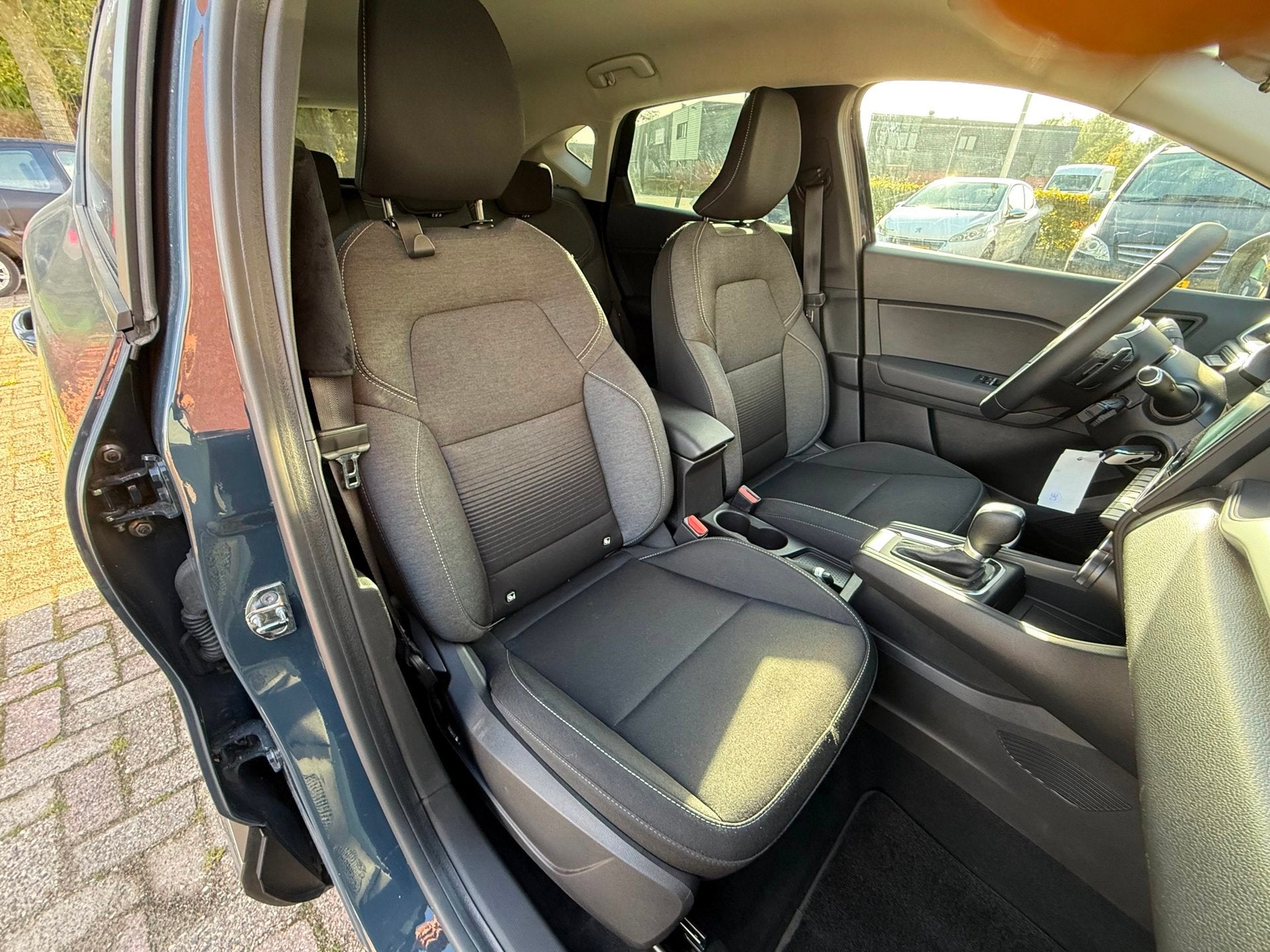 Foto 11 van Renault CAPTUR 1.3 TCe 130 Zen Automaat