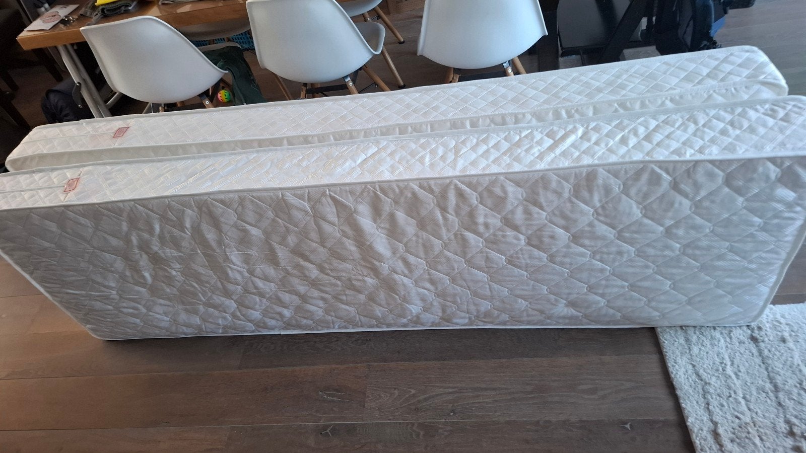 2 gloednieuwe matrassen Hobby 490 KMF de Luxe, Caravans en Kamperen, Ophalen