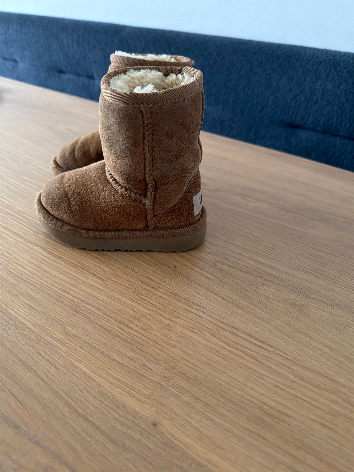 Uggs maat 22 - Warme kinderlaarsjes, Ophalen of Verzenden, Gebruikt, Jongetje of Meisje, Laarsjes