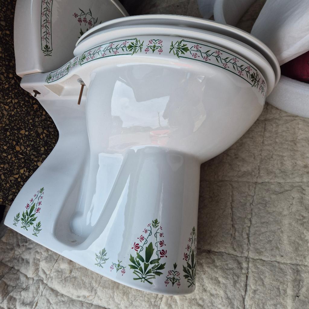 Uniek toilet, fontein, spiegel, wc-rol, handdoekring, lampen, Doe-het-zelf en Verbouw, Sanitair, Ophalen, Zo goed als nieuw, Steen
