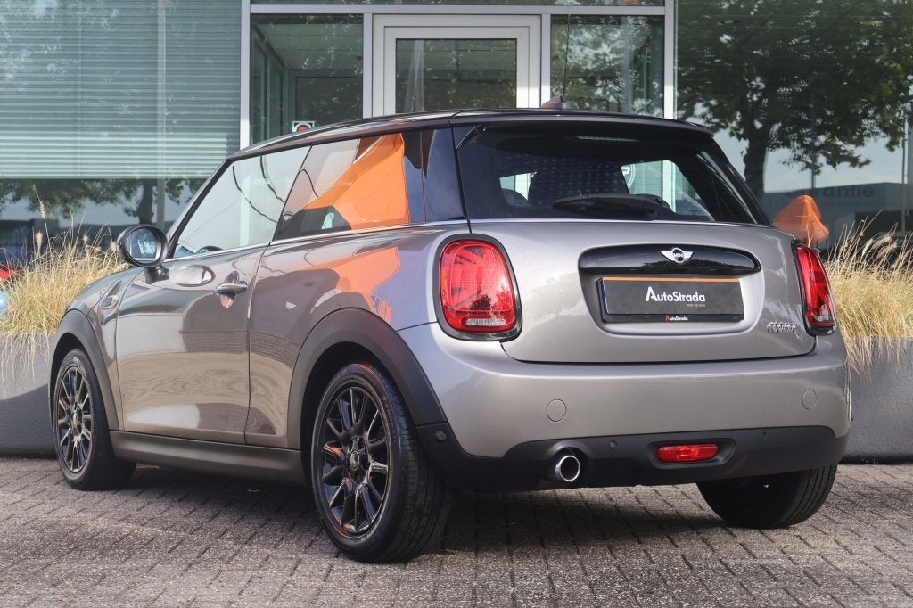 Mini Mini 1.5 Cooper 136pk | Navi | Stoelverwarming | Parkee, Auto's, Keurmerk '100% Onderhouden', Gebruikt, 4 stoelen, 49 €/maand