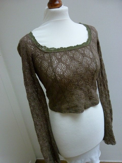 Urban Outfitters maat S 36 donker groene kanten top, Urban outfitters, Ophalen of Verzenden, Zo goed als nieuw, Lange mouw