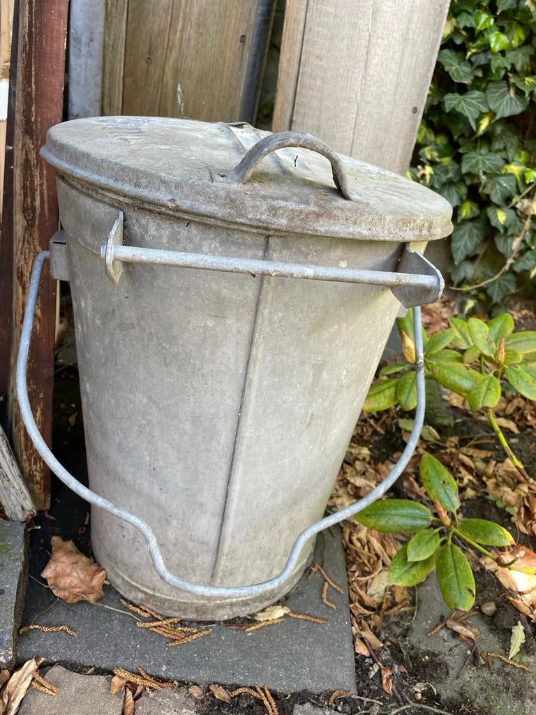 Oude vuilnisemmer van metaal, Ophalen, Gebruikt, 50 tot 75 cm, 20 tot 30 liter