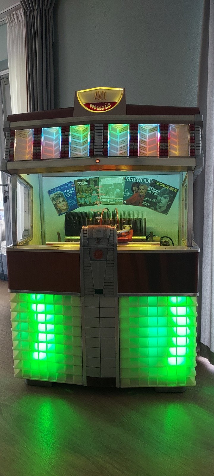 Vintage AMI Jukebox Model 800, compleet met singles, Verzamelen, Automaten | Jukeboxen, Gebruikt, 1950 tot 1960, Ami, Ophalen