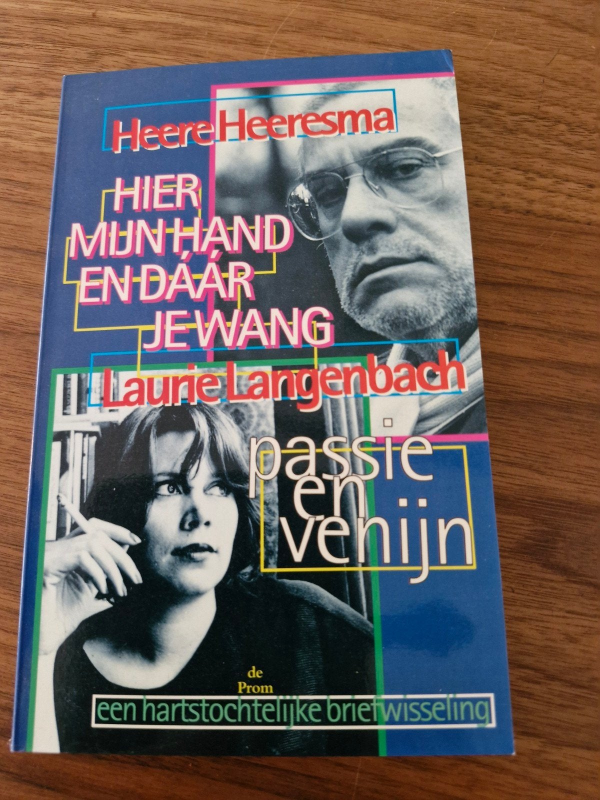 L. Langenbach - Hier mijn hand en daar je wang, Ophalen of Verzenden, Zo goed als nieuw, L. Langenbach; Heere Heeresma