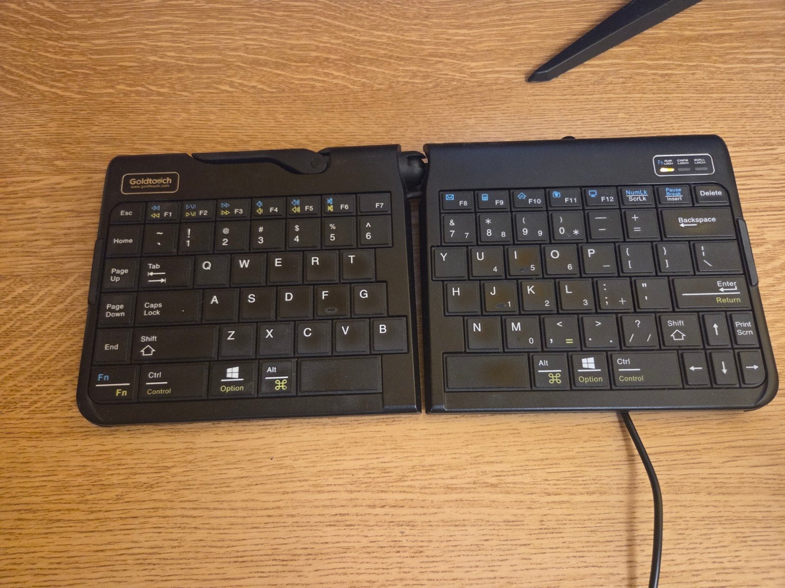 Goldtouch Go2 Ergonomisch opvouwbaar keyboard, Computers en Software, Gebruikt, Ergonomisch, Ophalen of Verzenden, Qwerty