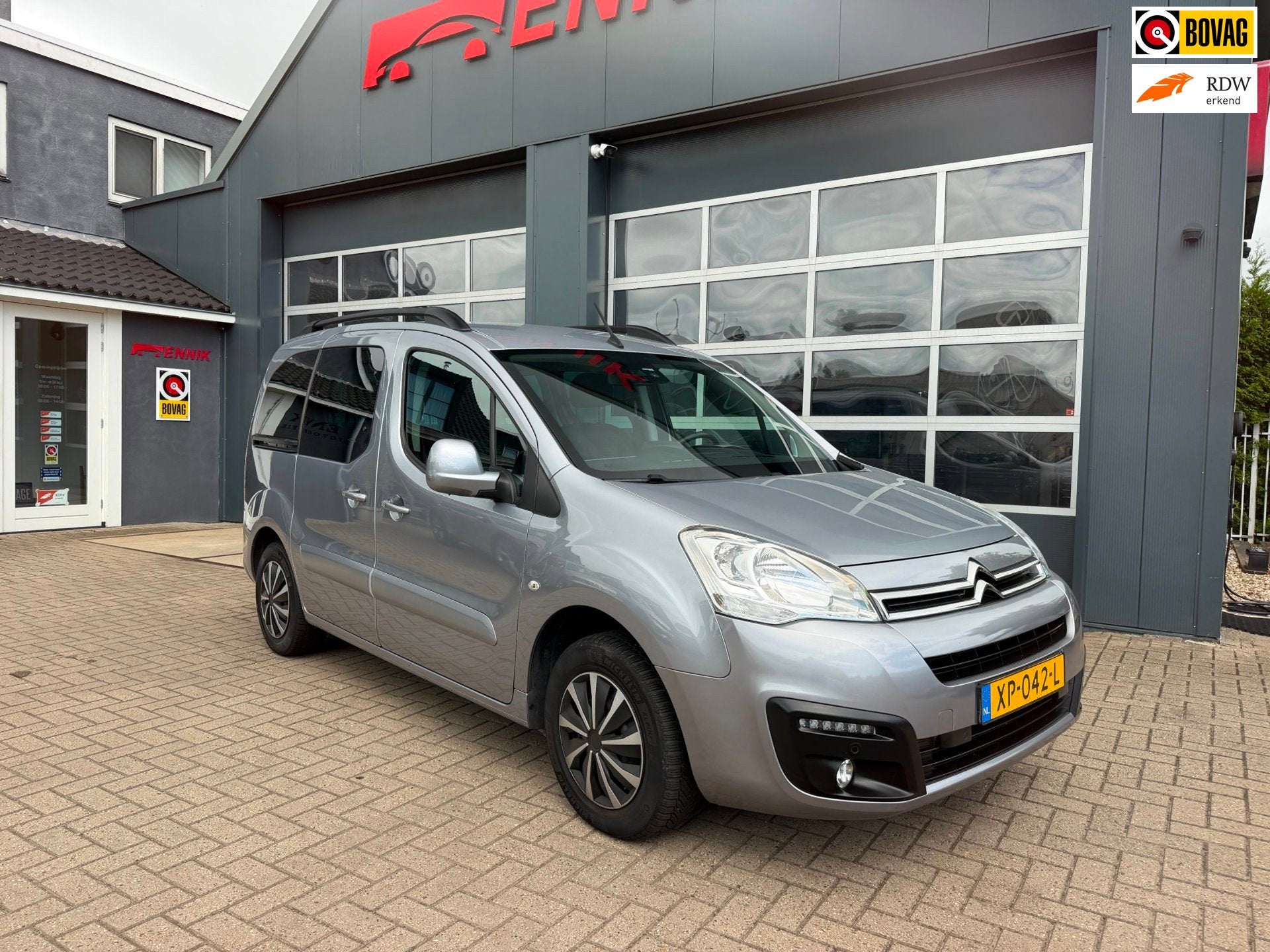 Citroen Berlingo 1.2 PureTech XTR / Camera / DAB / Cruise /, Stof, Gebruikt, 1199 cc, Handgeschakeld