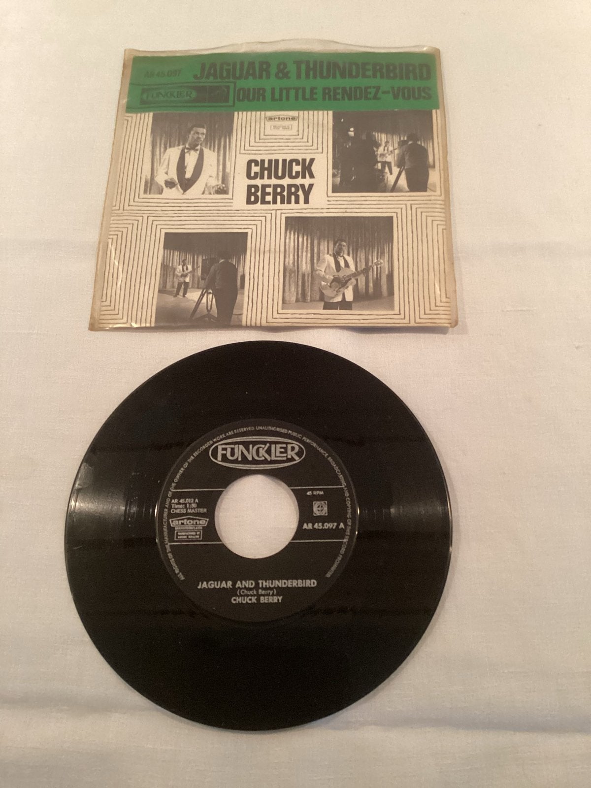 Chuck Berry - Jaguar and Thunderbird / Our Little Rendez-Vou, Ophalen, Gebruikt, 7 inch, EP