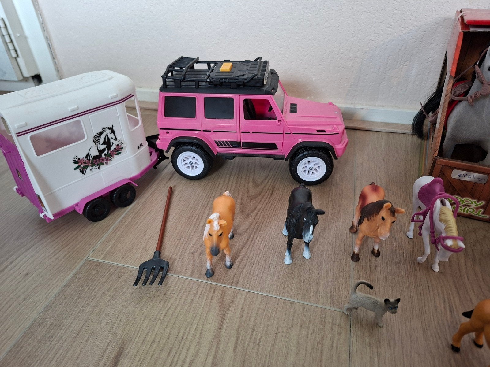 Paarden met auto en kar en accessoires, Ophalen