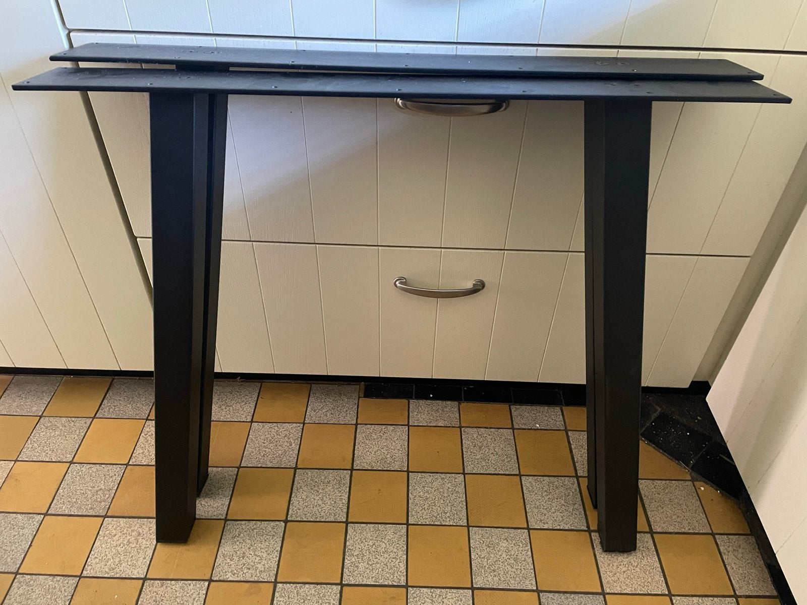 Zwarte metalen A-vorm tafelpoot (2 stuks), Huis en Inrichting, Tafelonderdelen, Ophalen, Tafelpoot, Gebruikt, 50 tot 100 cm