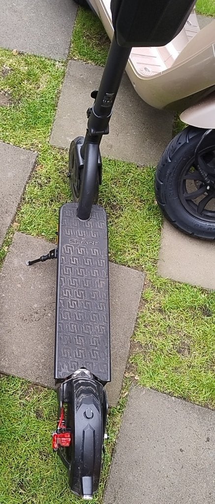 Elektrische step (E-scooter) - Zo goed als nieuw, Ophalen, Zo goed als nieuw, Elektrische step (E-scooter), Sharp