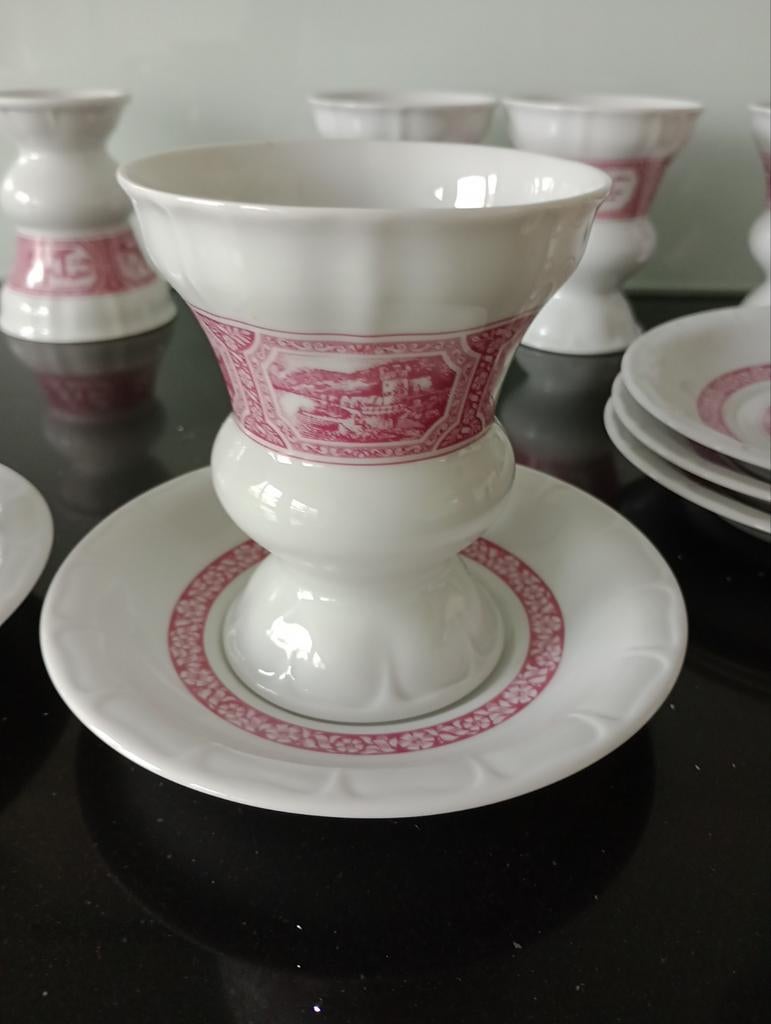 Heinrich Germany Rudesheimer Kaffee kop en schotels, Antiek en Kunst, Ophalen