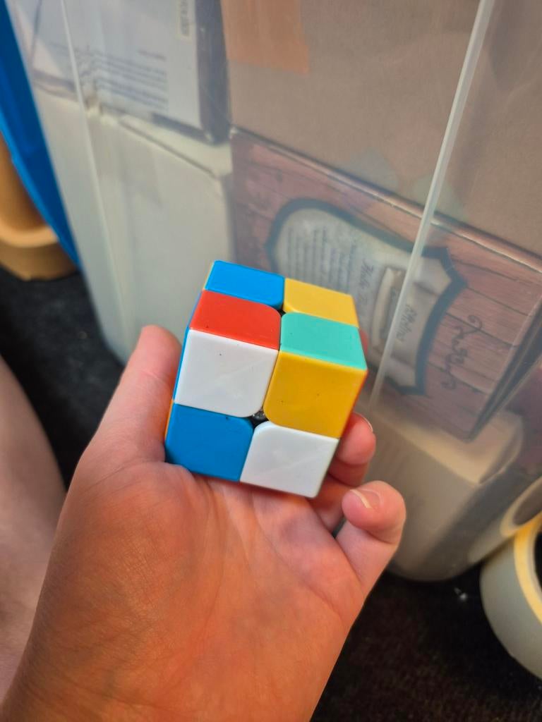 Kleine rubik's cube, Kinderen en Baby's, Ophalen of Verzenden, Zo goed als nieuw