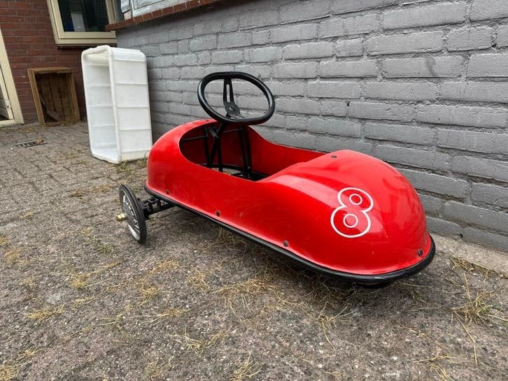 Vintage rode trapauto met nummer 8 - Klassiek speelgoed, Ophalen, Gebruikt, ., Trapvoertuig