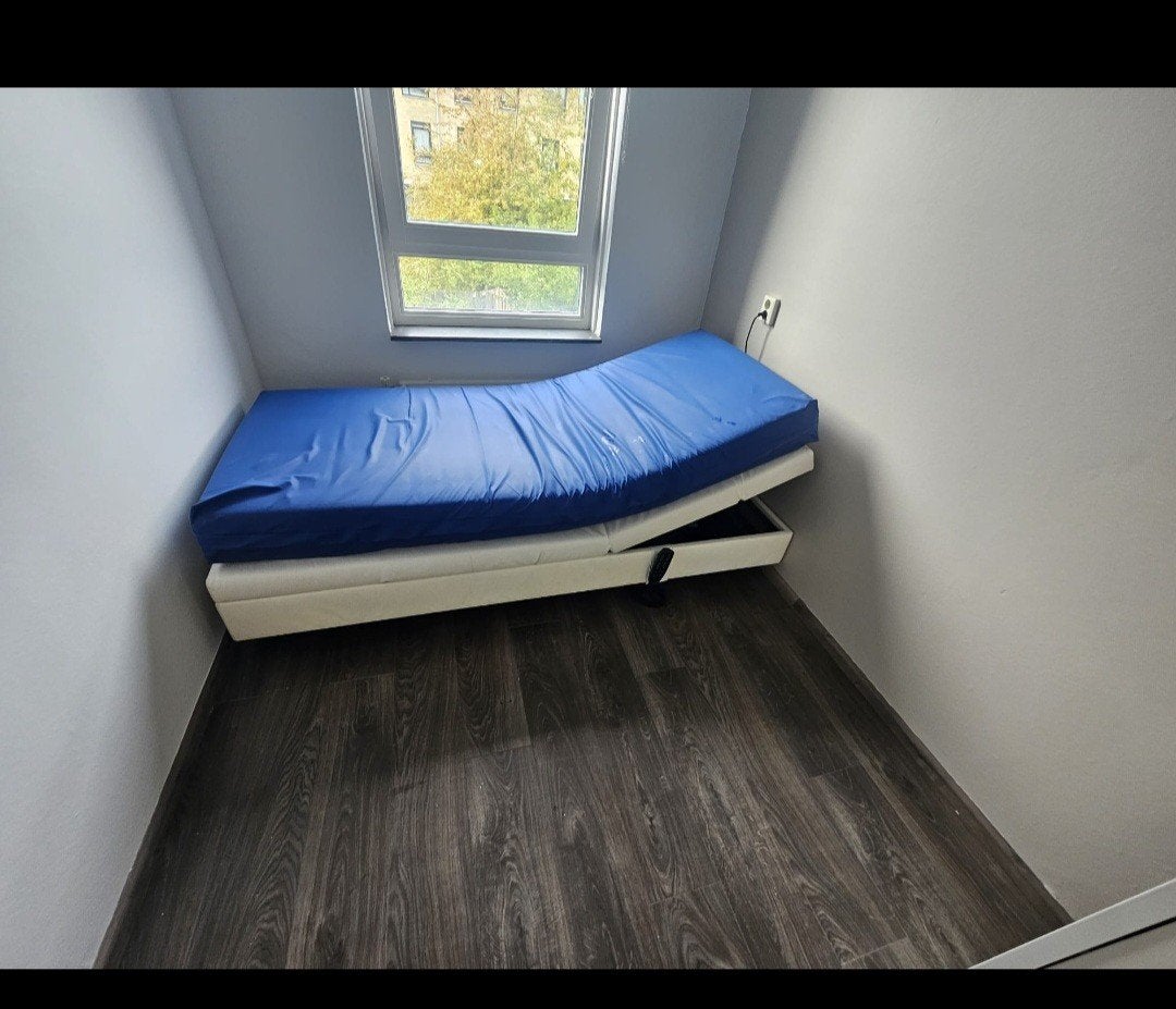 Elektrisch hoog-laag bed, Ophalen