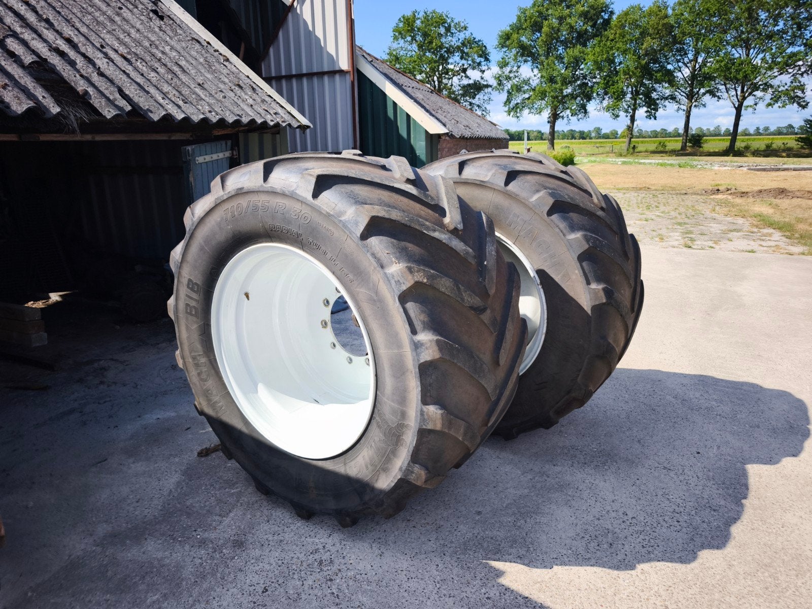 Michelin 710 55 R30 met velg, Ophalen