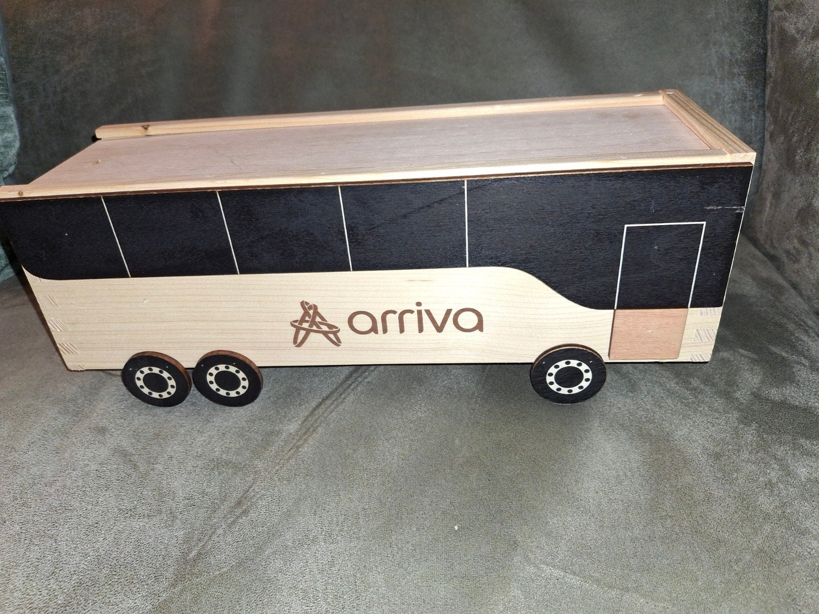 Verzamelobject Frysk Ferfier Arriva bus 37x13 cm, Ophalen of Verzenden, Nieuw, Overige typen, Overige merken