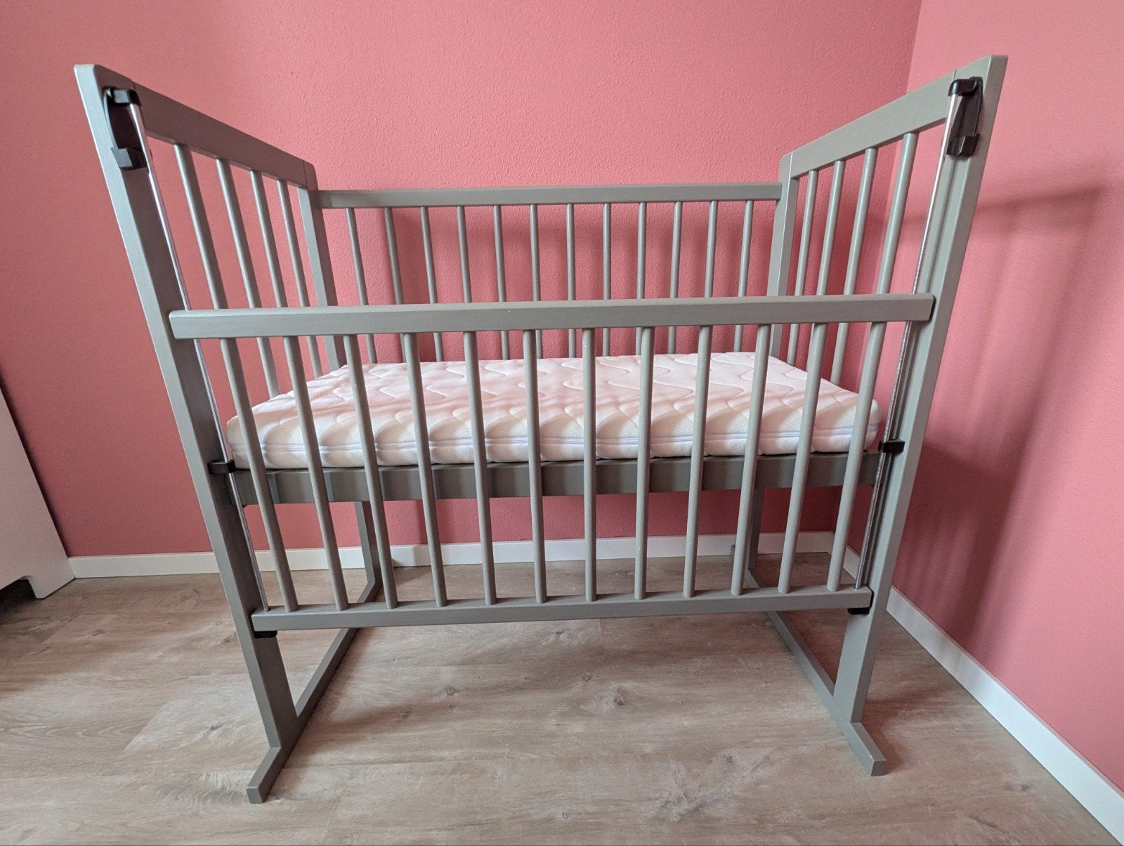 Co sleeper/aanschuifbed Petit Amelie grijs met matras, Ophalen, Gebruikt, Wieg