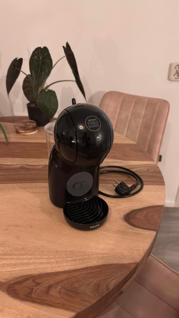 Nescafé Dolce Gusto Krups Piccolo XS Koffiezetapparaat Zwart, Koffiemachine, Ophalen of Verzenden, Zo goed als nieuw, 1 kopje