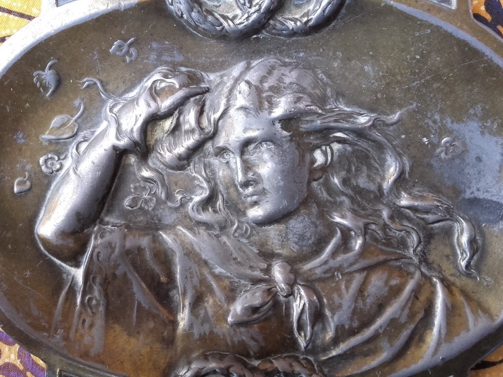 Mooi zwaar antiek schaaltje uit Frankrijk 16,9 cm. uit 1900., Antiek en Kunst, Antiek | Tin, Ophalen of Verzenden