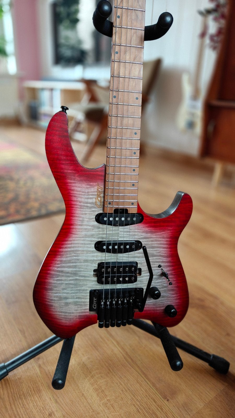 Cort Space 6TR Semi Gloss Lava headless gitaar + gigbag, Met versterker, Zo goed als nieuw, Solid body, Ophalen
