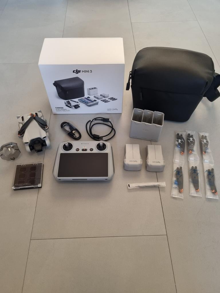 DJI Mini 3 Fly More Combo met accessoires en garantie, Audio, Tv en Foto, Drones, 30 tot 45 minuten, Cameradrone, 5 tot 10 kilometer