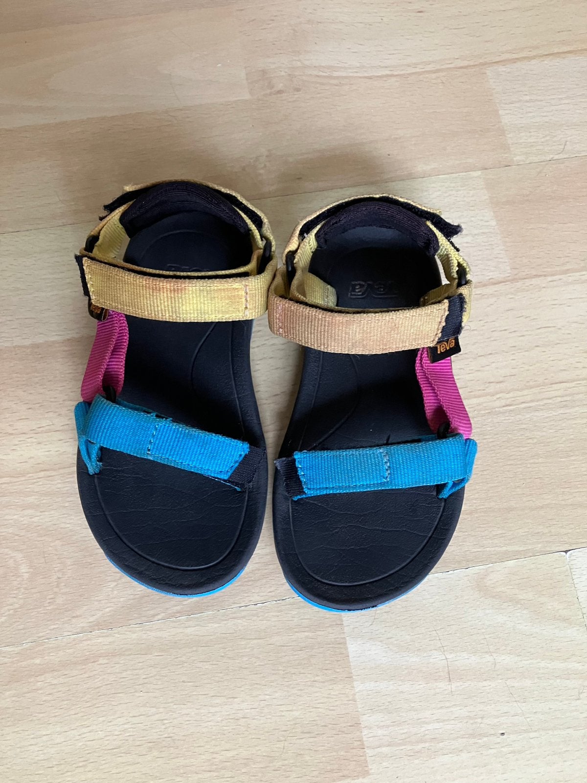 Teva sandalen blauw/geel/roze mt 24/25 izgs, Gebruikt, Jongen of Meisje, Schoenen, Ophalen of Verzenden