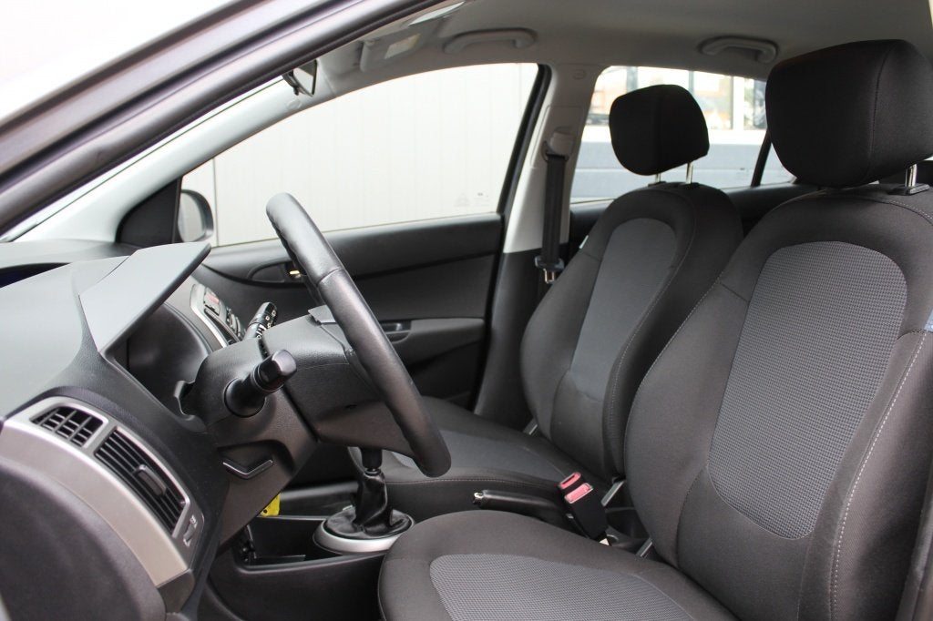 Hyundai i20 1.2i i-Deal / Bluetooth / Airco / Afstandsbedien, Auto's, Gebruikt, 31 €/maand, 4 cilinders, Origineel Nederlands