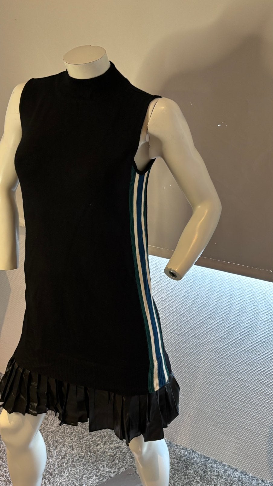 Twinset jurkje met lederlook onderkant maat s, ., Zwart, Ophalen of Verzenden, Zo goed als nieuw