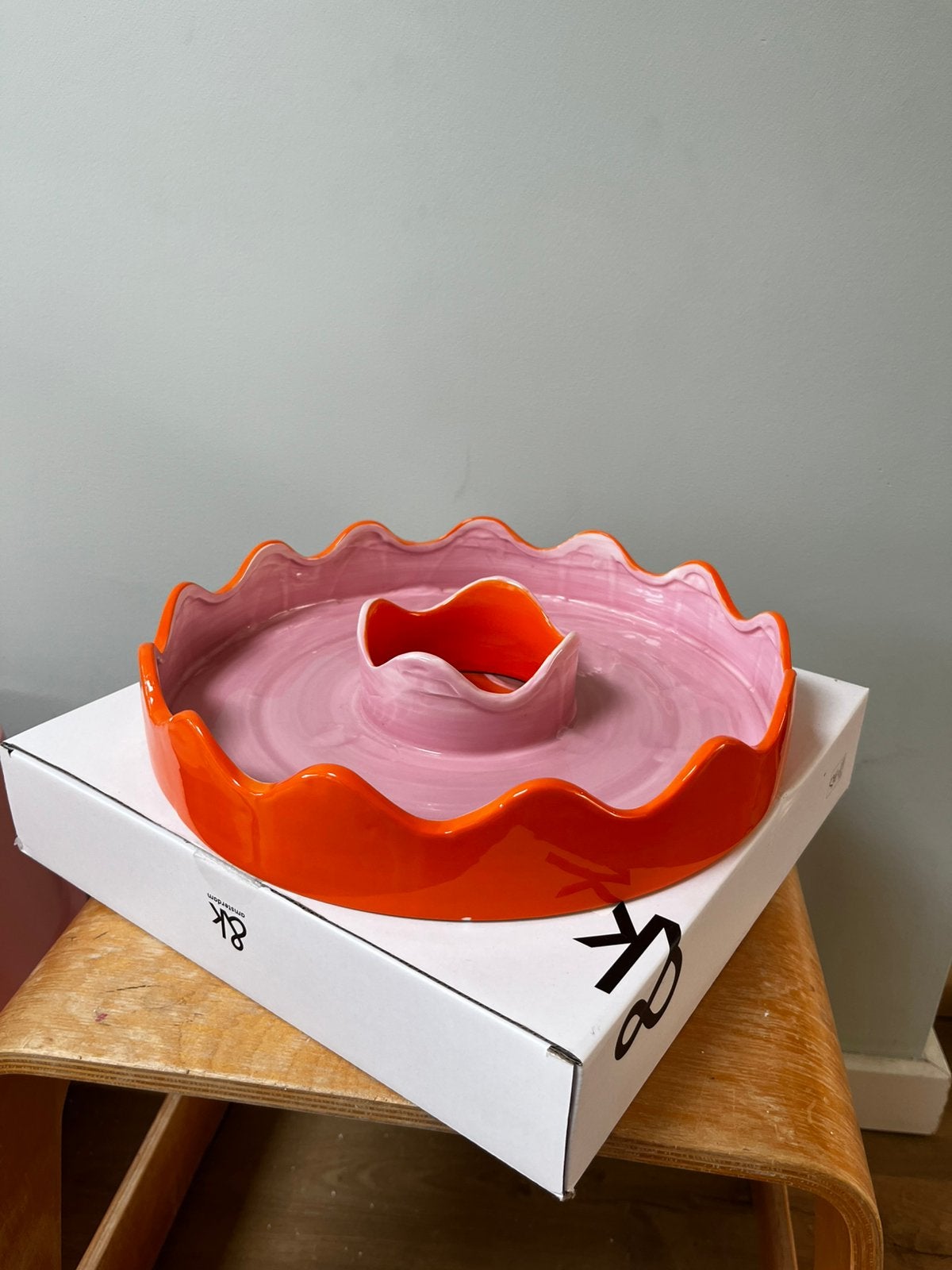 &K Amsterdam / &Klevering Tray Wiggle schaal, Huis en Inrichting, Ophalen, Overige stijlen, Aardewerk, Schaal of Schalen