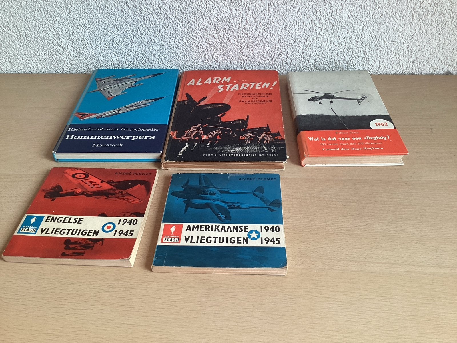 Boeken oorlogsvliegtuigen 1940 1945, Ophalen of Verzenden, Tweede Wereldoorlog, Zo goed als nieuw, Algemeen