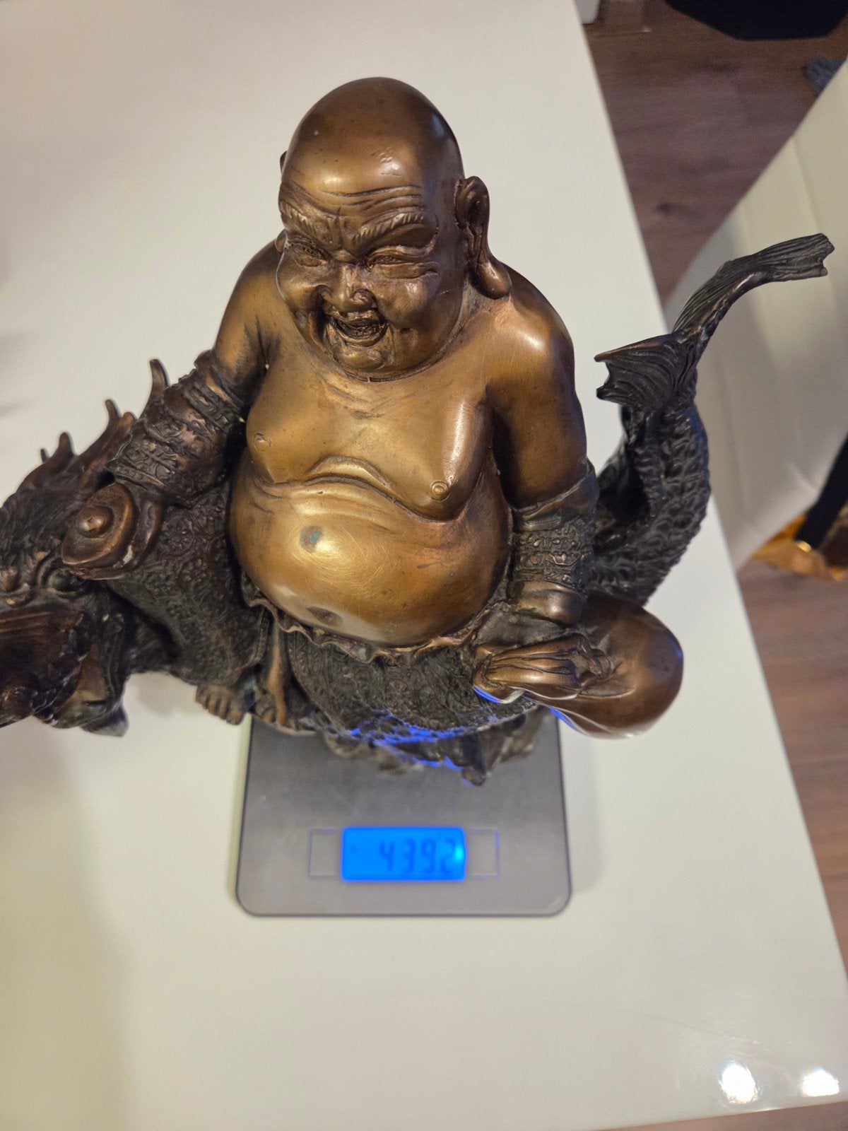 Mooi Zwaar Bronzen Boeddha Beeld op Draak/Vis, Antiek en Kunst, Ophalen of Verzenden, 20 - 50 cm, Beeld, Bruin